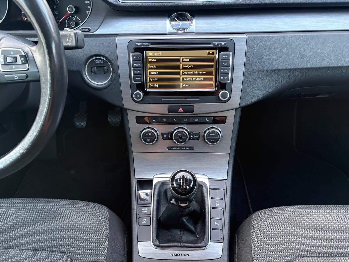 2013 Volkswagen PASSAT - 10