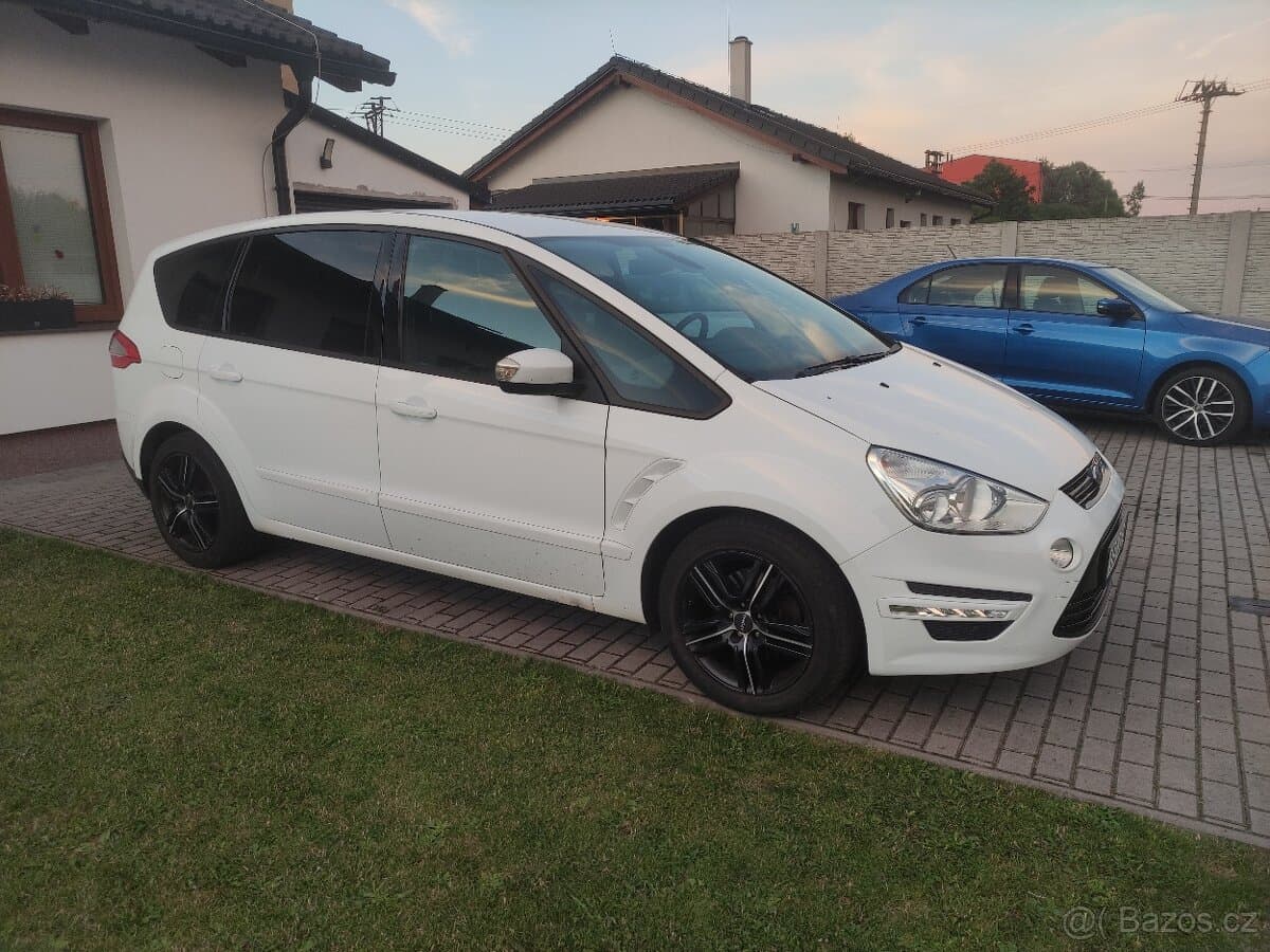Ford S-MAX - 10