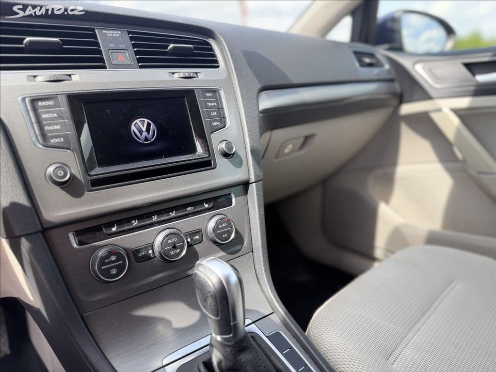 2013 Volkswagen GOLF - 10