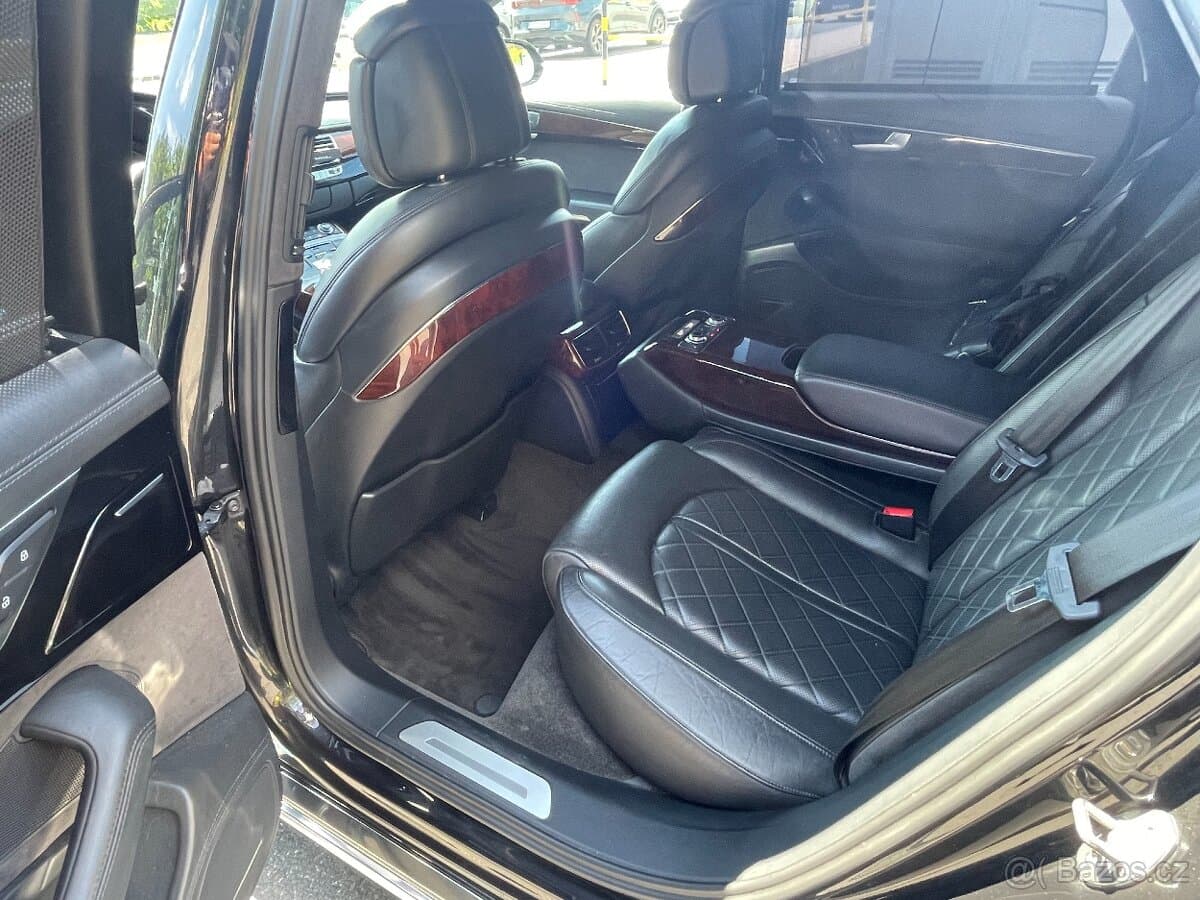 2013 Audi A8 - 10