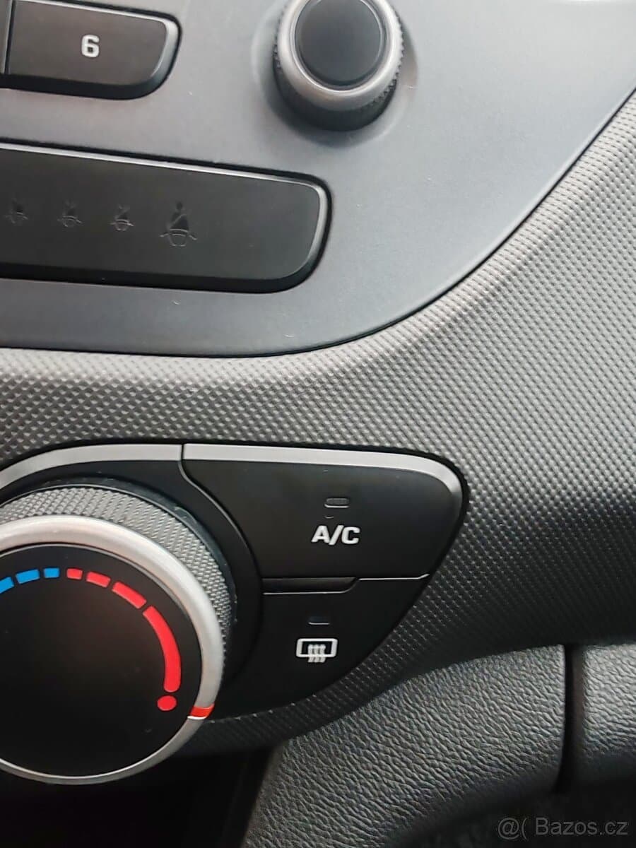 2017 Hyundai i10 - 10