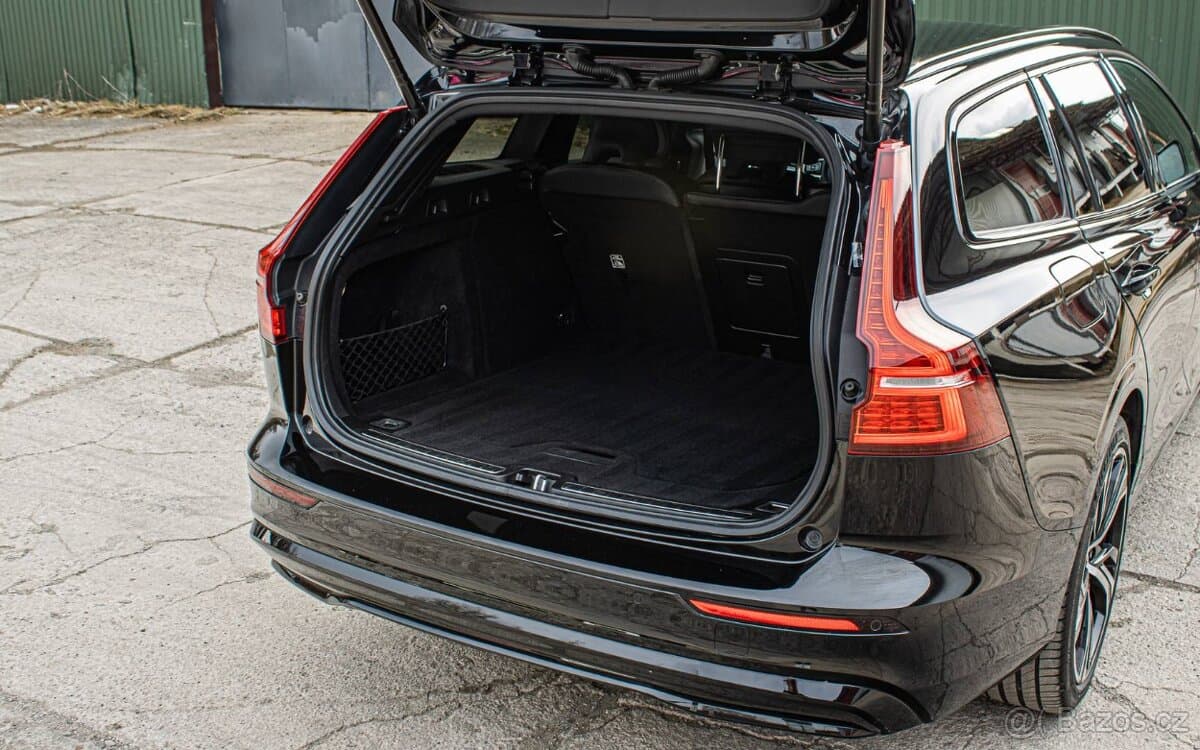 2023 Volvo V60 - 10