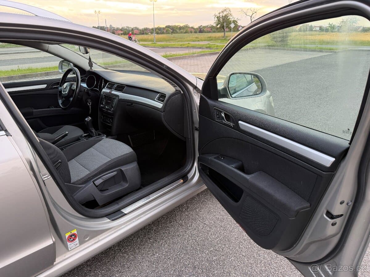 2011 Škoda SUPERB - 10