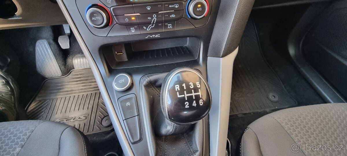 2015 Ford FOCUS - 10