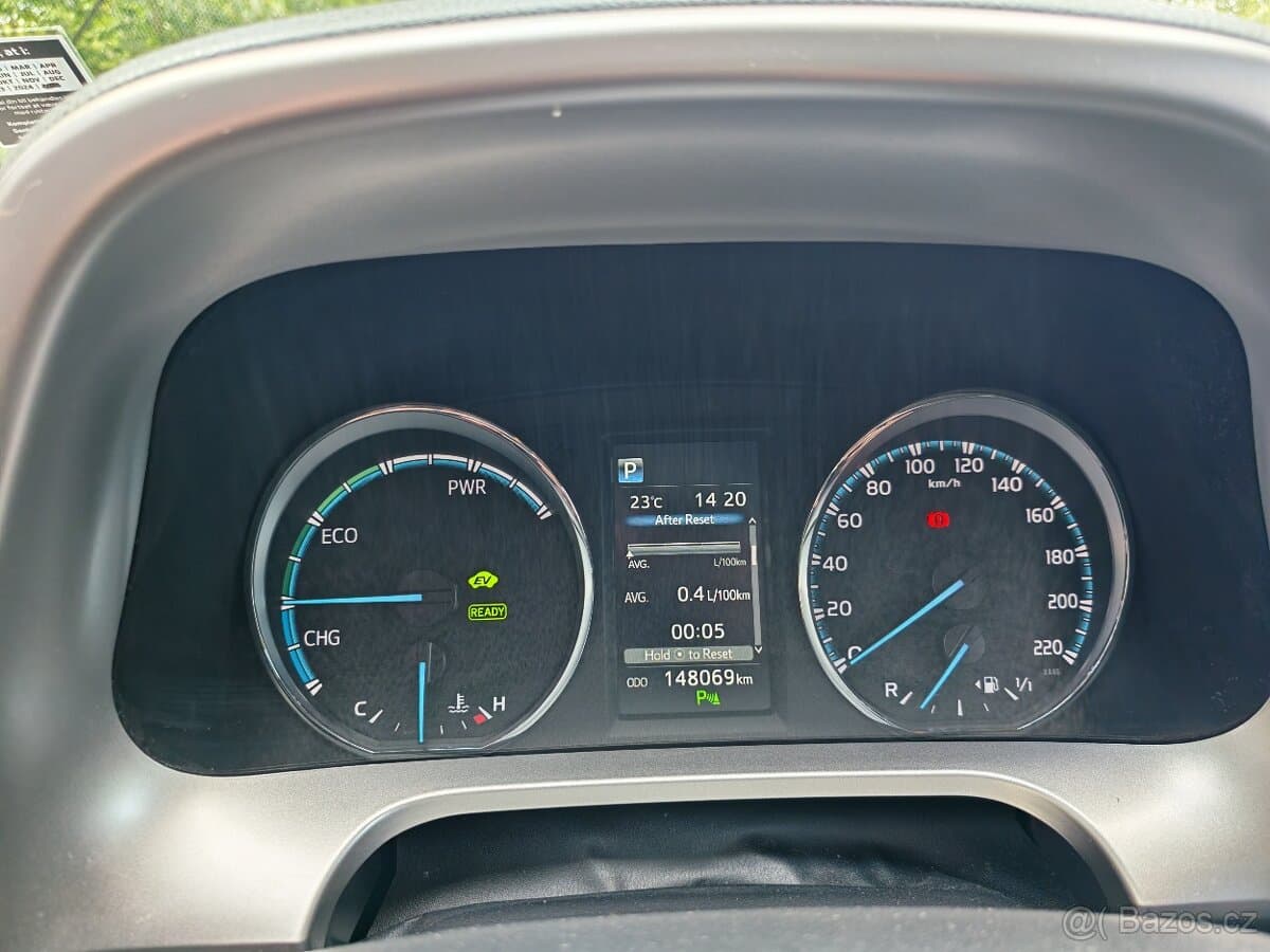2017 Toyota RAV4 - 10