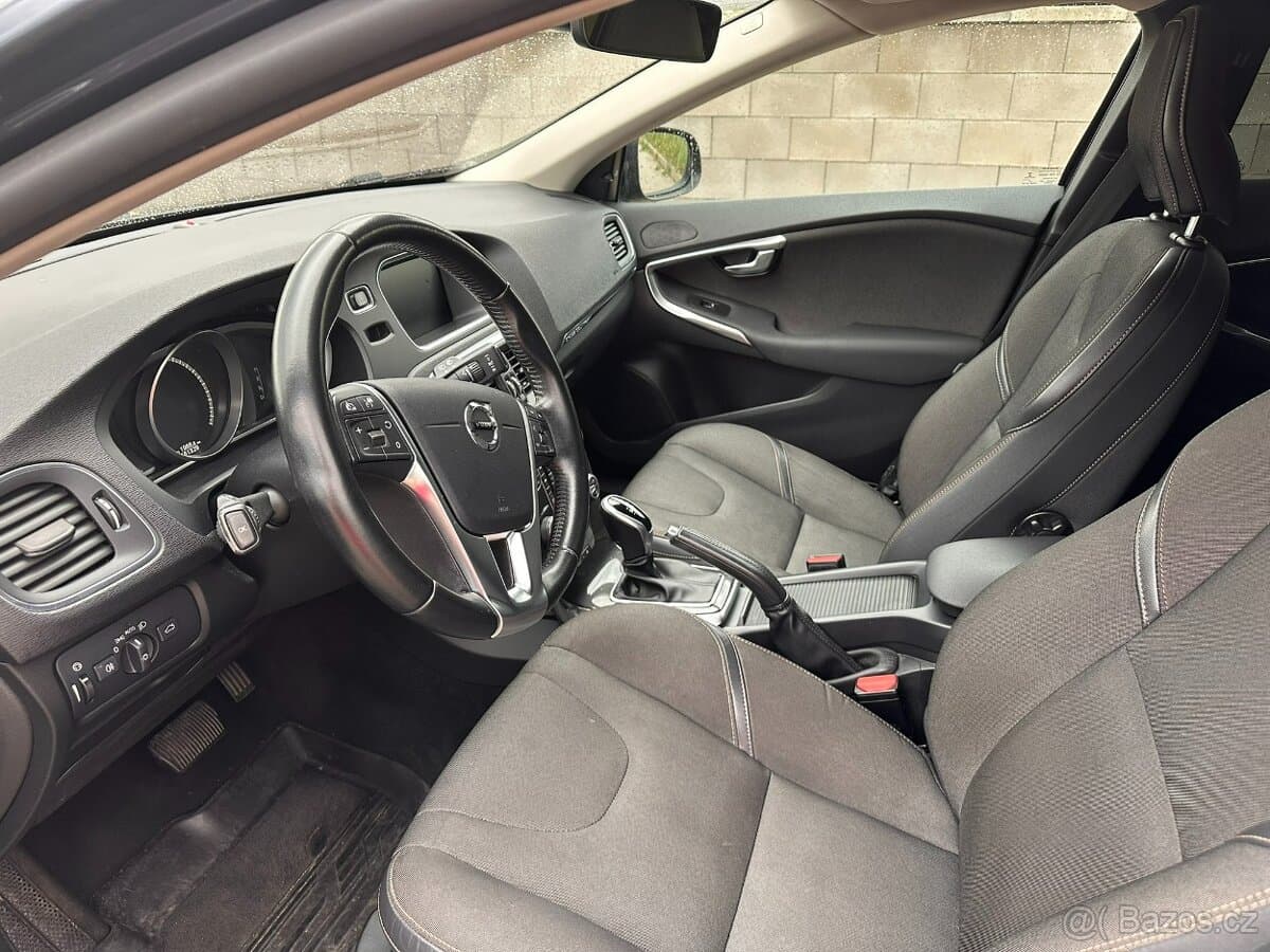 2016 Volvo V40 - 10