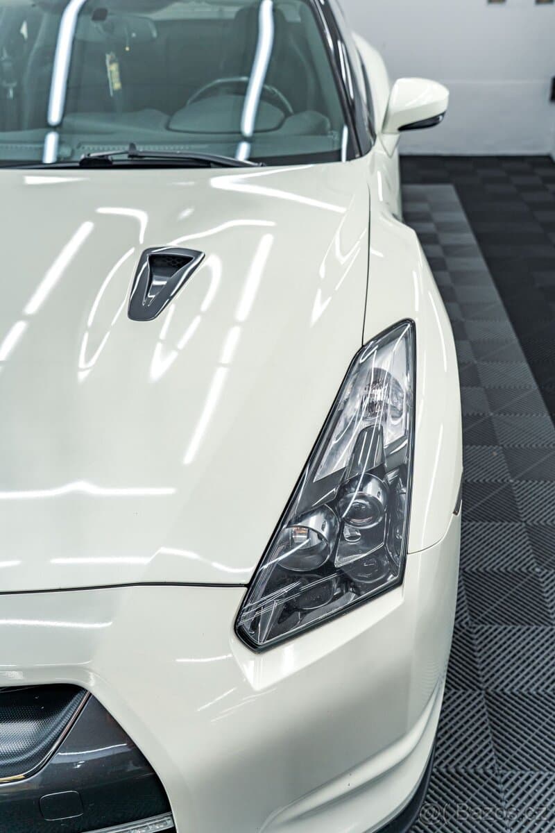 2008 Nissan GT-R - 10
