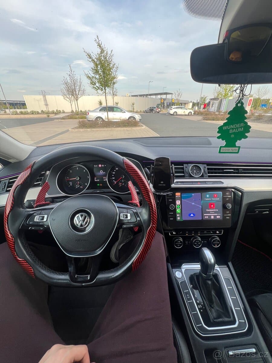 2018 Volkswagen PASSAT - 10