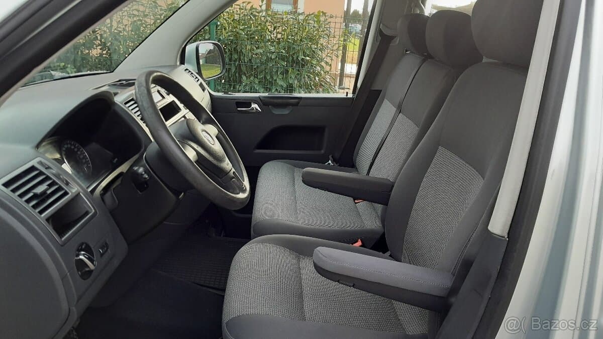 2012 Volkswagen CARAVELLE - 10
