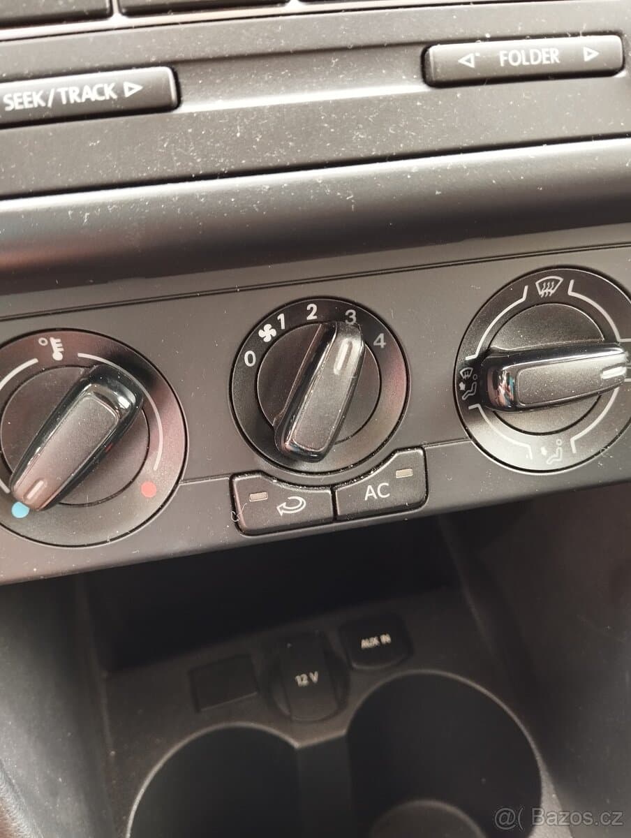 2013 Volkswagen POLO - 10