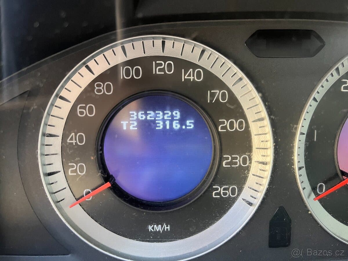 2010 Volvo V70 - 10