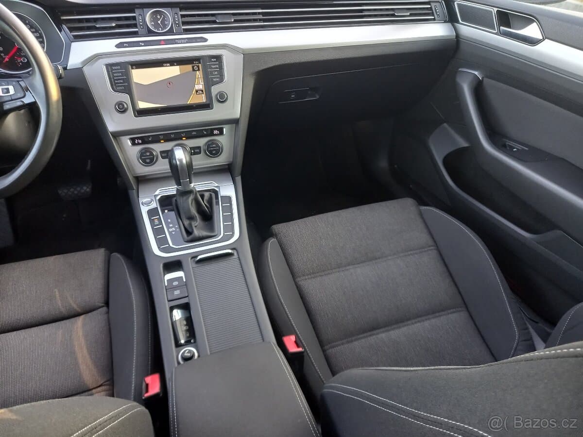 2015 Volkswagen PASSAT - 10