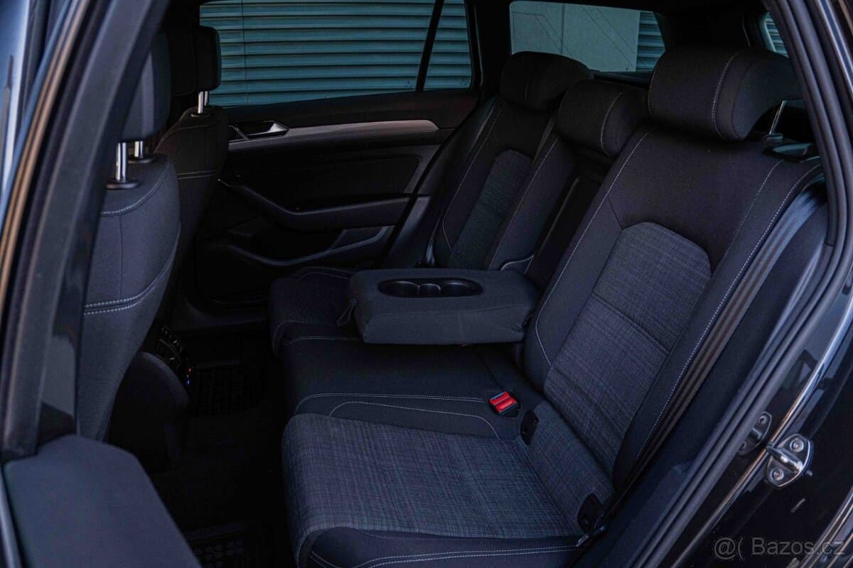 2019 Volkswagen PASSAT - 10