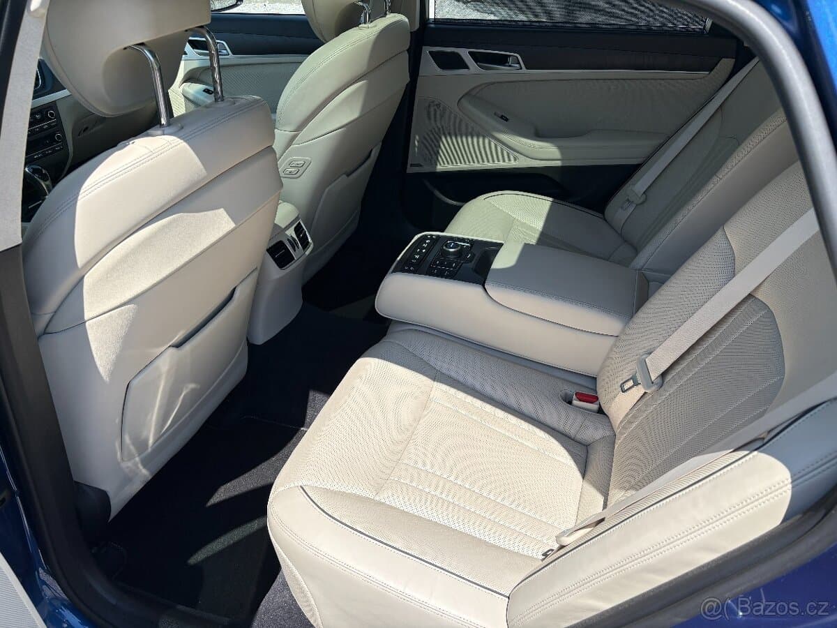 2017 Hyundai GENESIS - 10