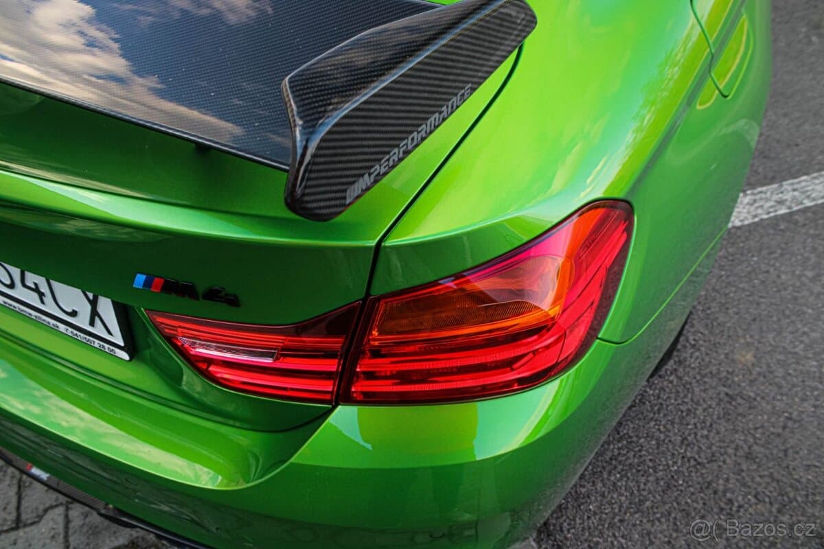 2017 BMW M4 - 10
