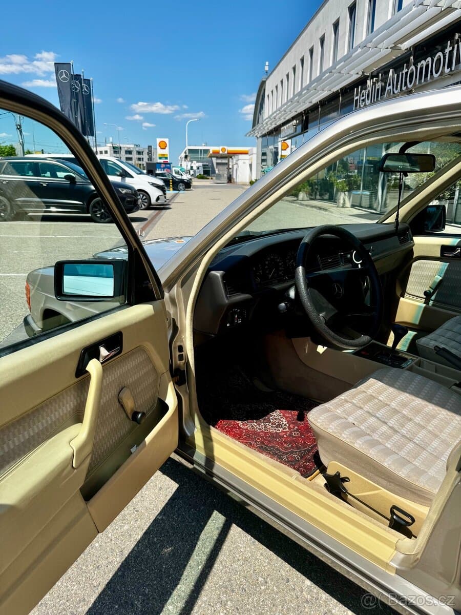 1988 Mercedes-Benz 190 - 10