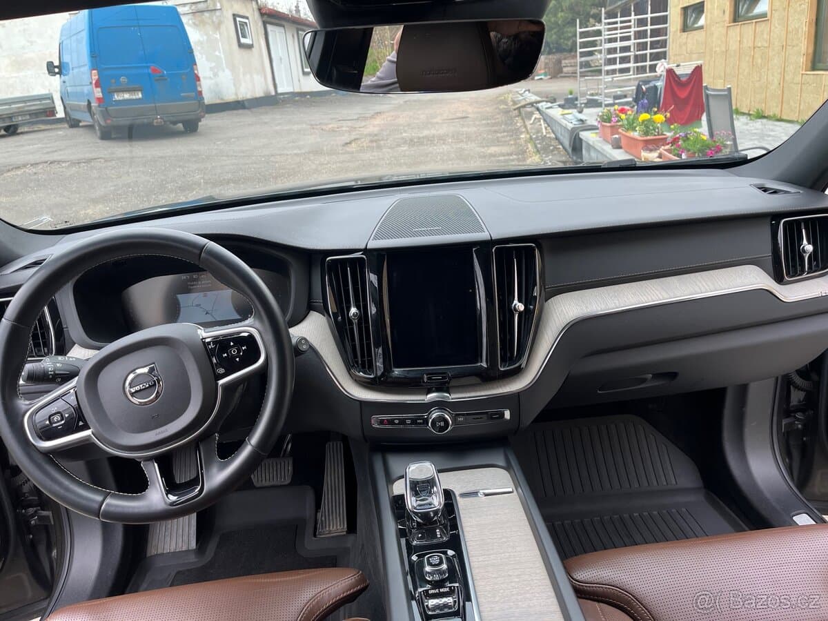2019 Volvo XC60 - 10