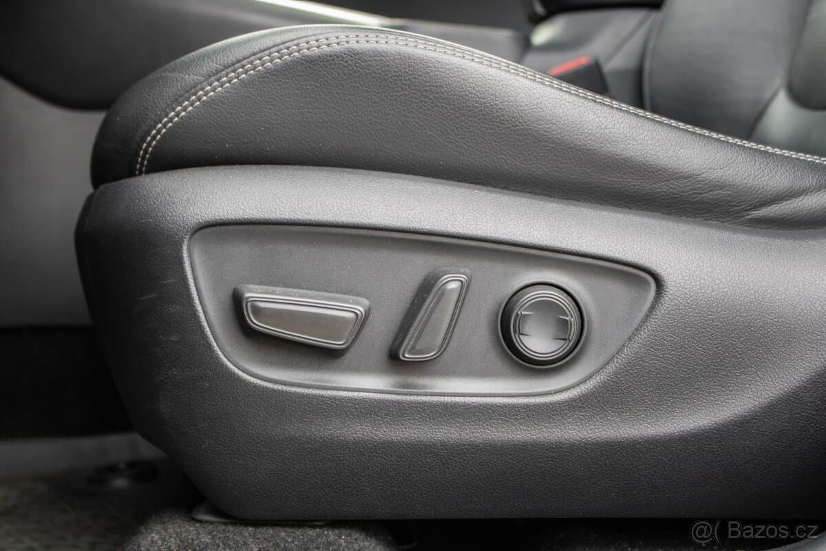 2019 Toyota RAV4 - 10