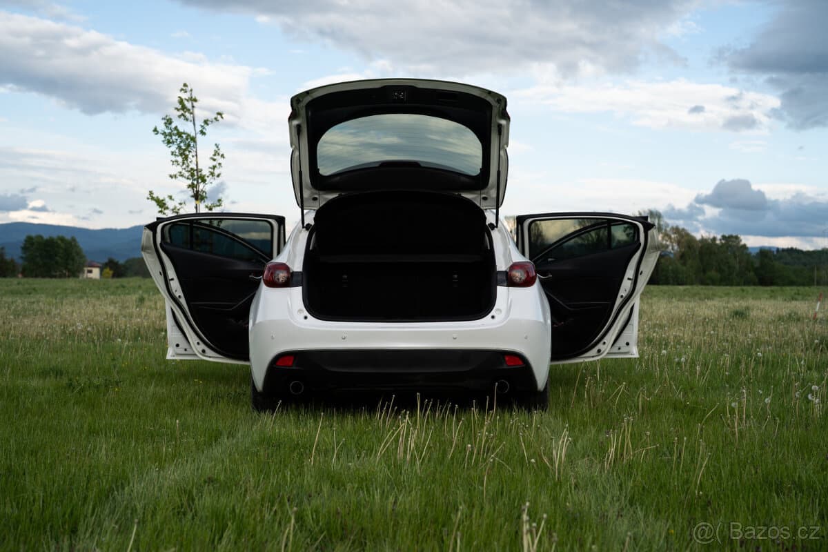 2015 Mazda 3 - 10