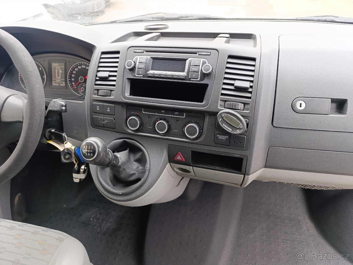 2013 Volkswagen TRANSPORTER - 10