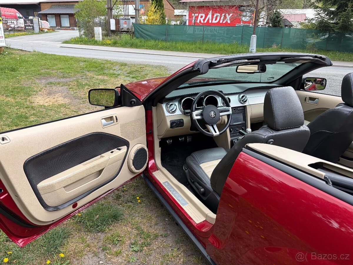 2007 Ford MUSTANG - 10