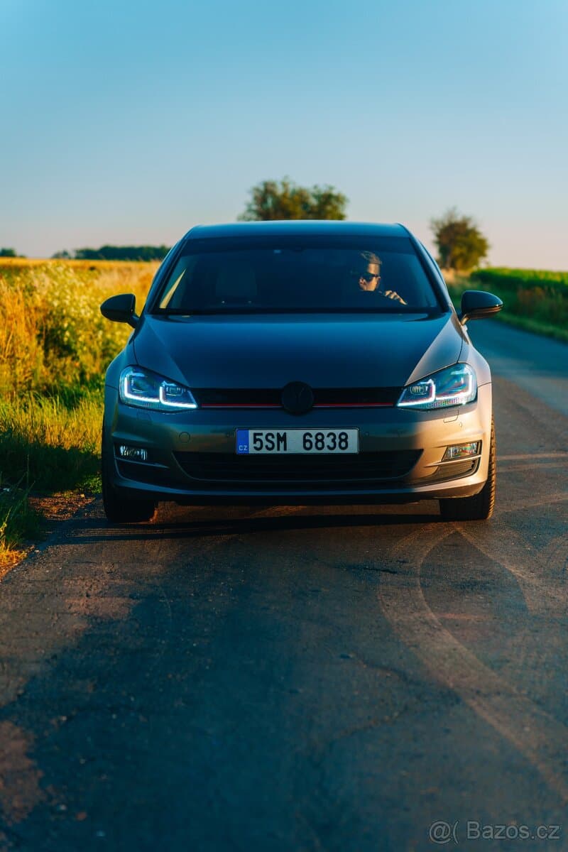Volkswagen GOLF - 10