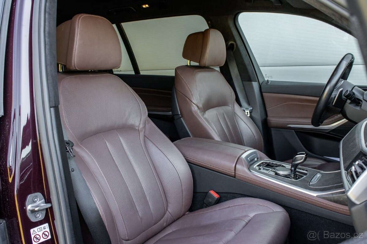 2022 BMW X7 - 10
