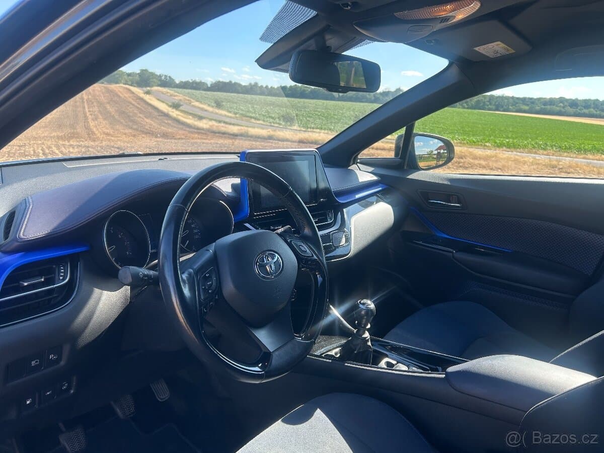 2017 Toyota C-HR - 10