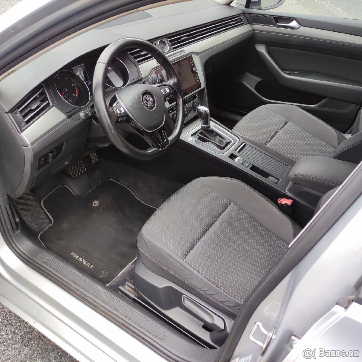 2018 Volkswagen PASSAT - 10