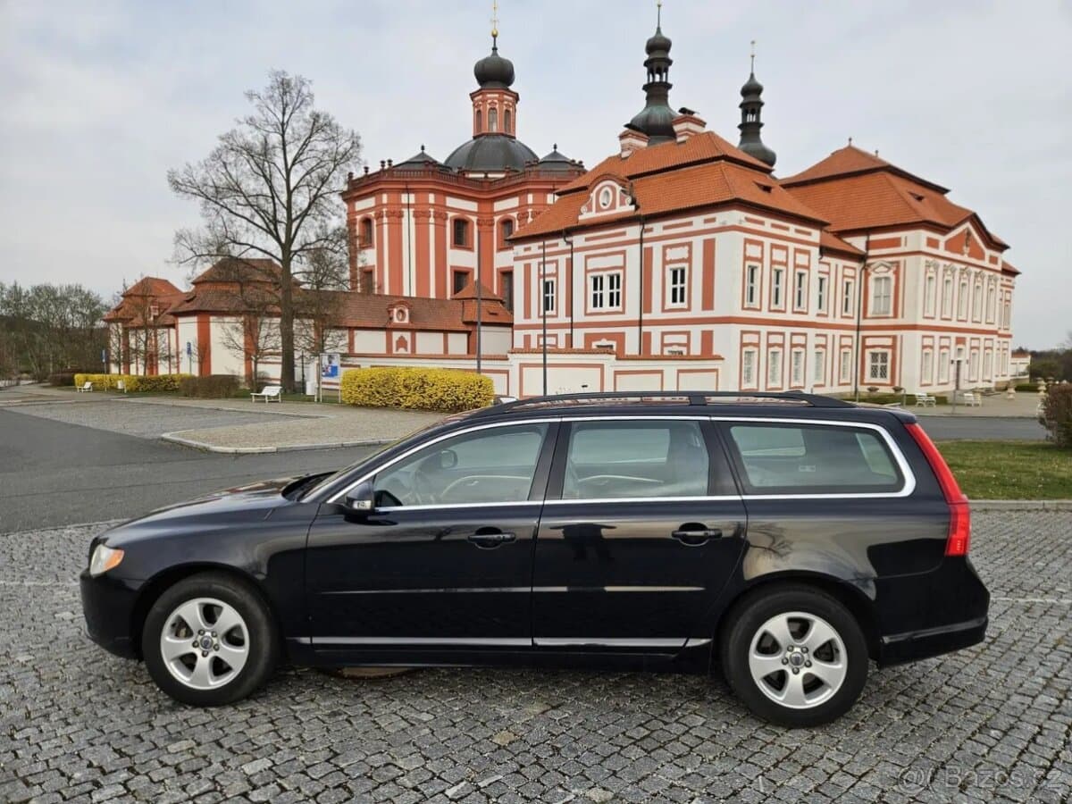 2010 Volvo V70 - 10
