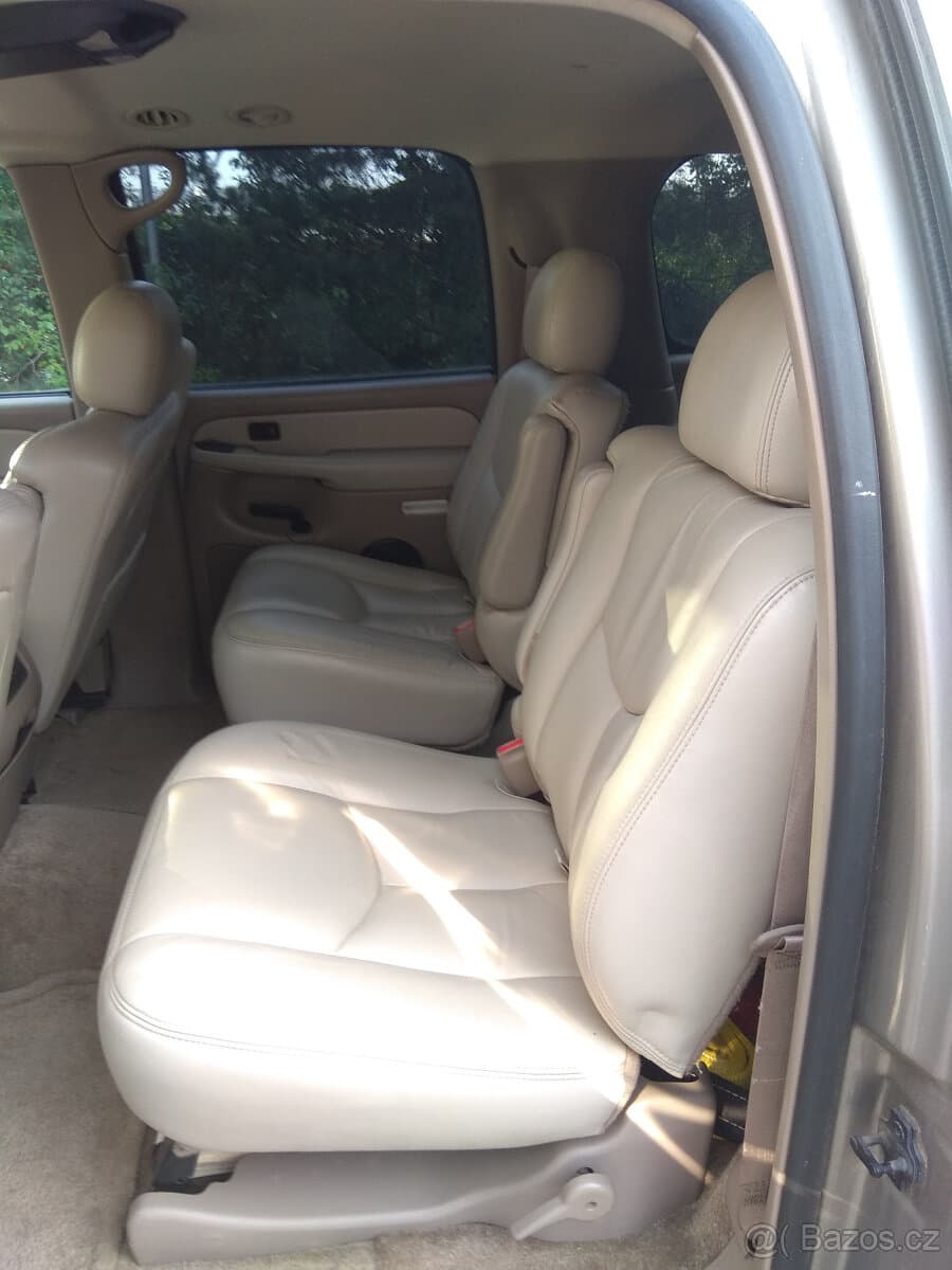 2003 Chevrolet SUBURBAN - 10
