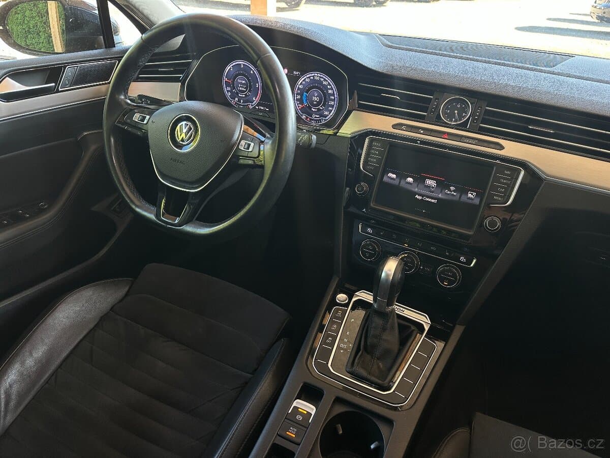 2016 Volkswagen PASSAT - 10