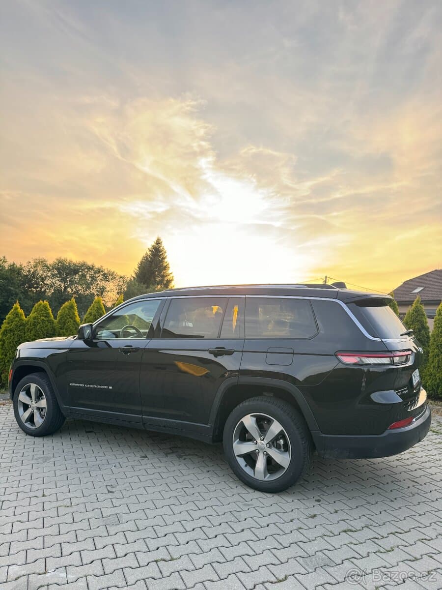 2022 Jeep CHEROKEE - 10