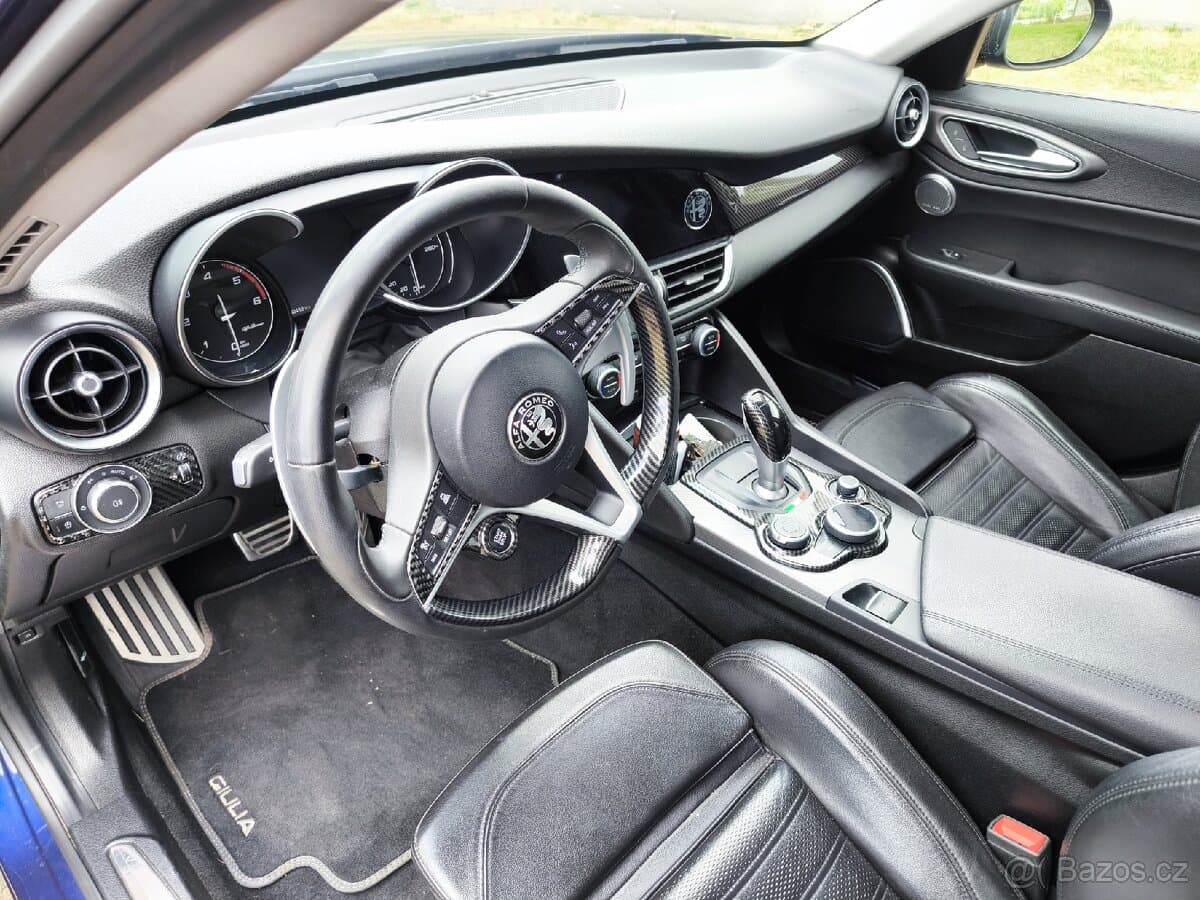 2017 Alfa Romeo GIULIA - 10