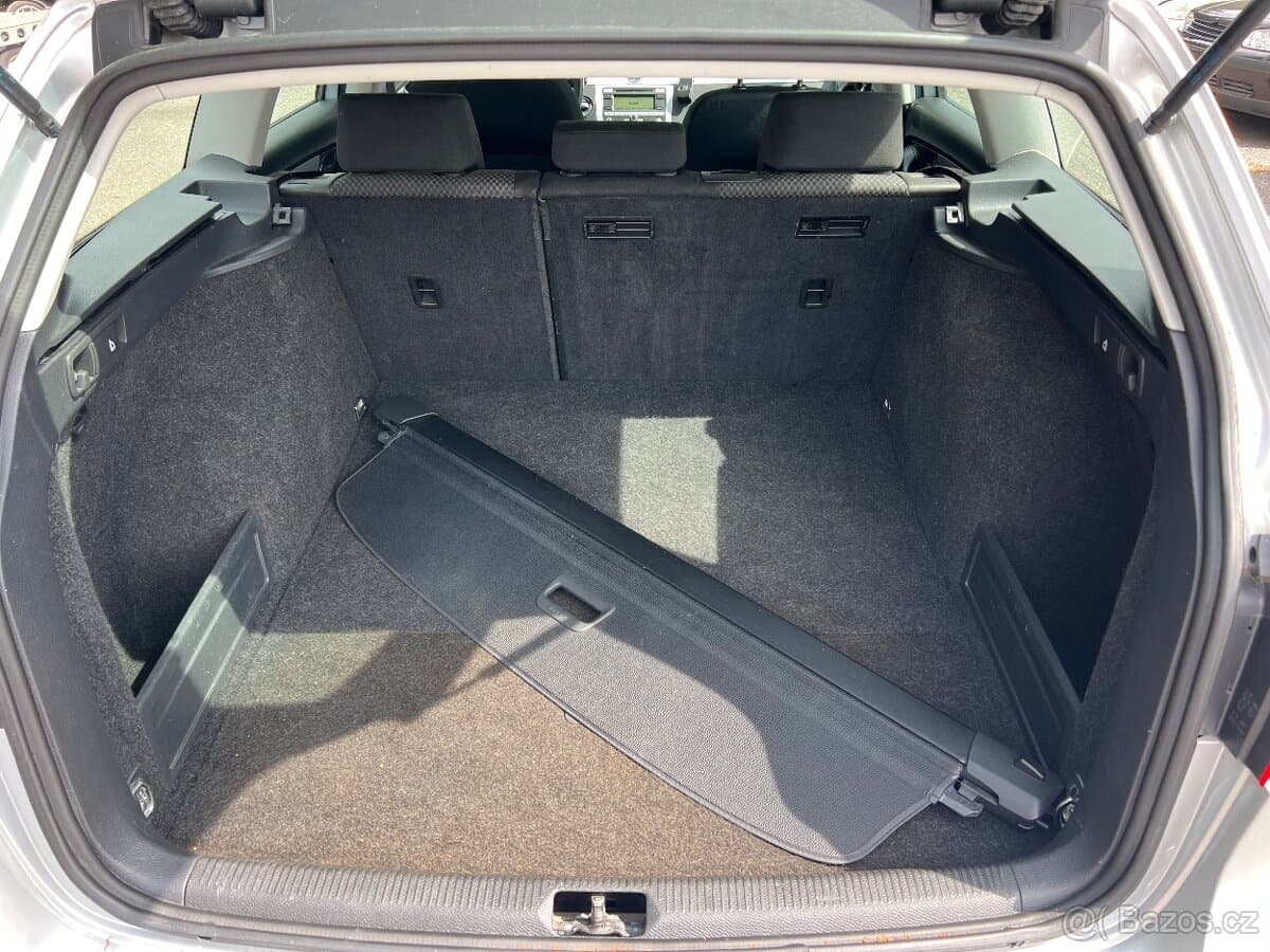 2011 Volkswagen PASSAT - 10