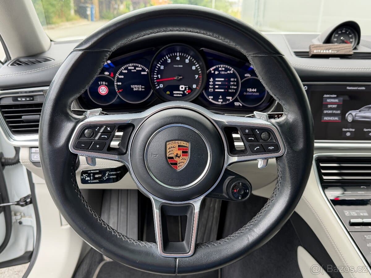 2019 Porsche PANAMERA - 10