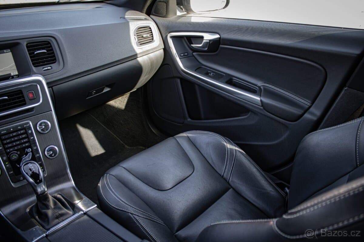 2016 Volvo S60 - 10