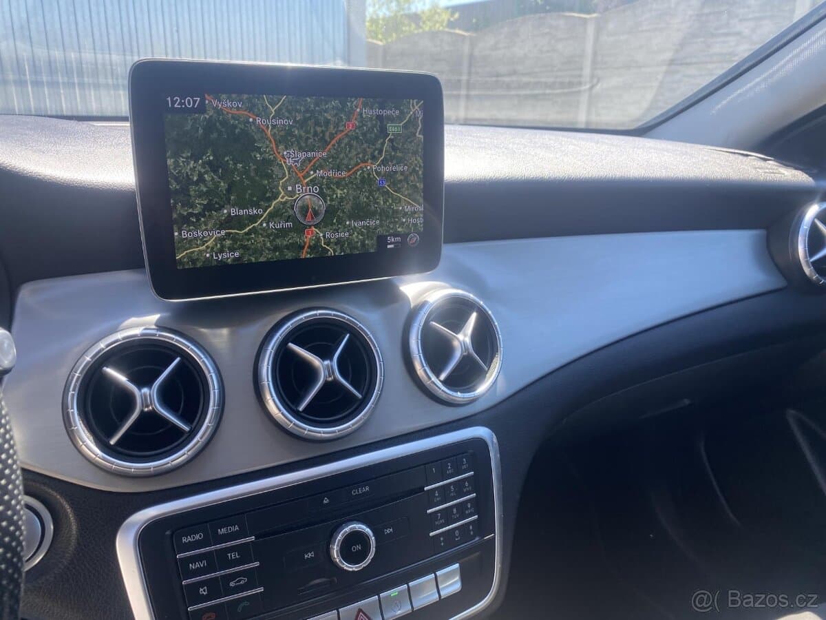 2018 Mercedes-Benz CLA - 10