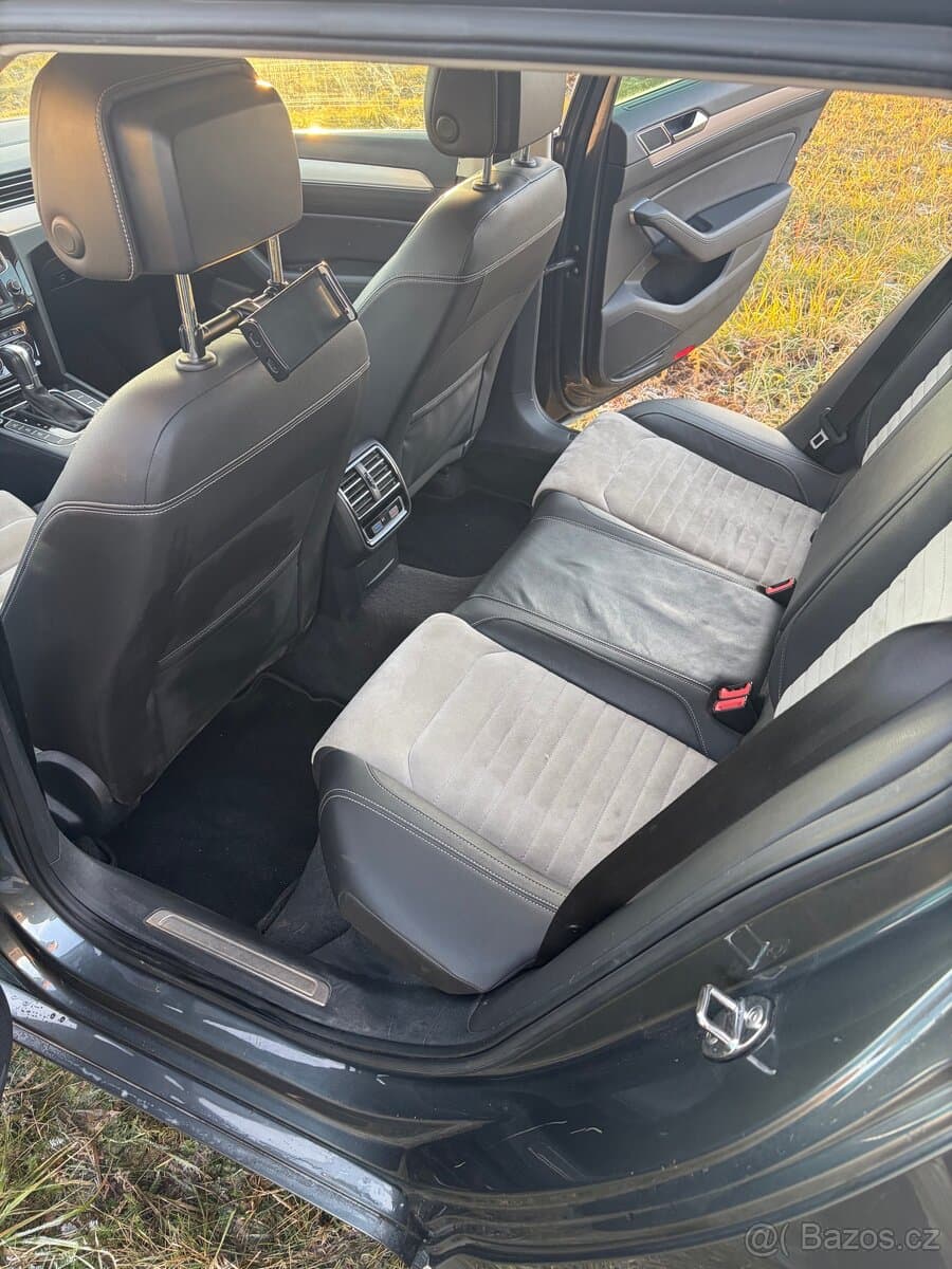 2015 Volkswagen PASSAT - 10