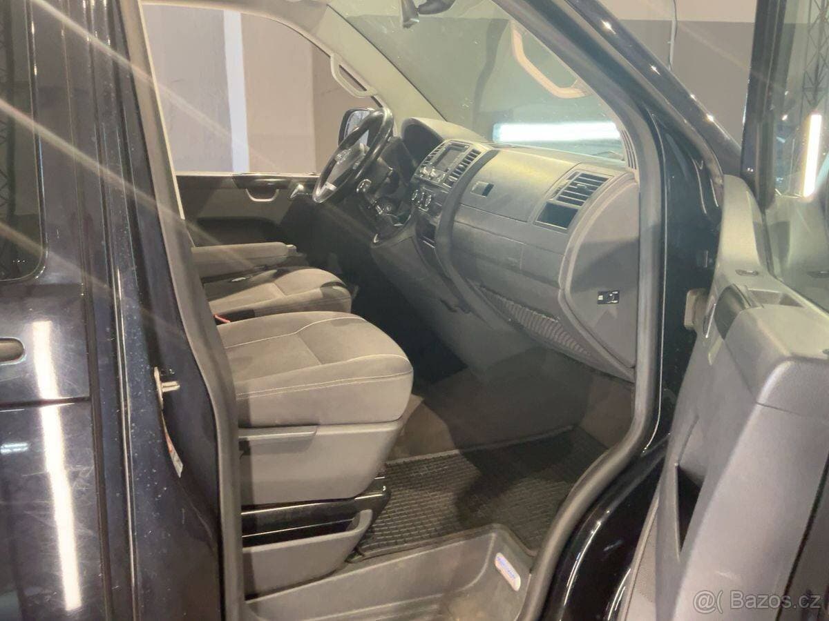 2011 Volkswagen MULTIVAN - 10