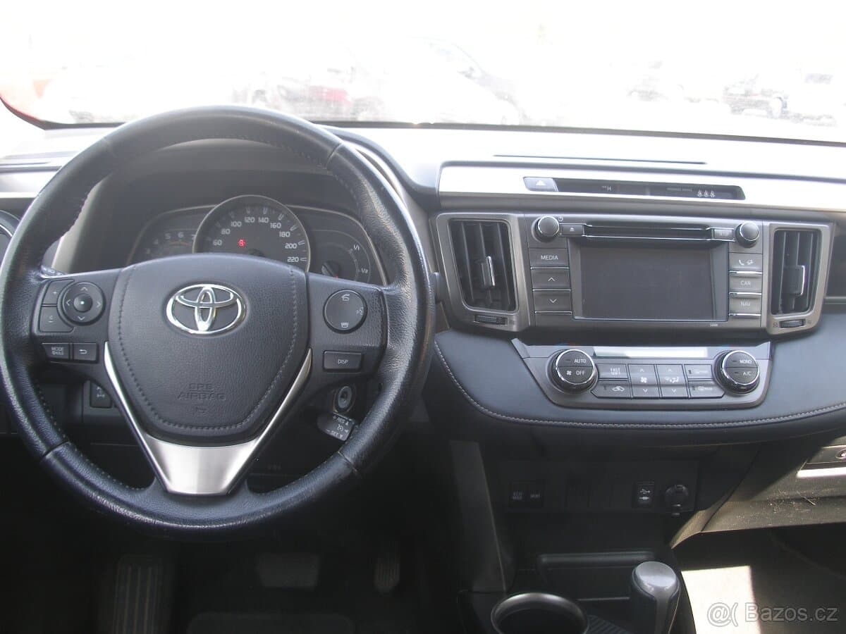 2013 Toyota RAV4 - 10