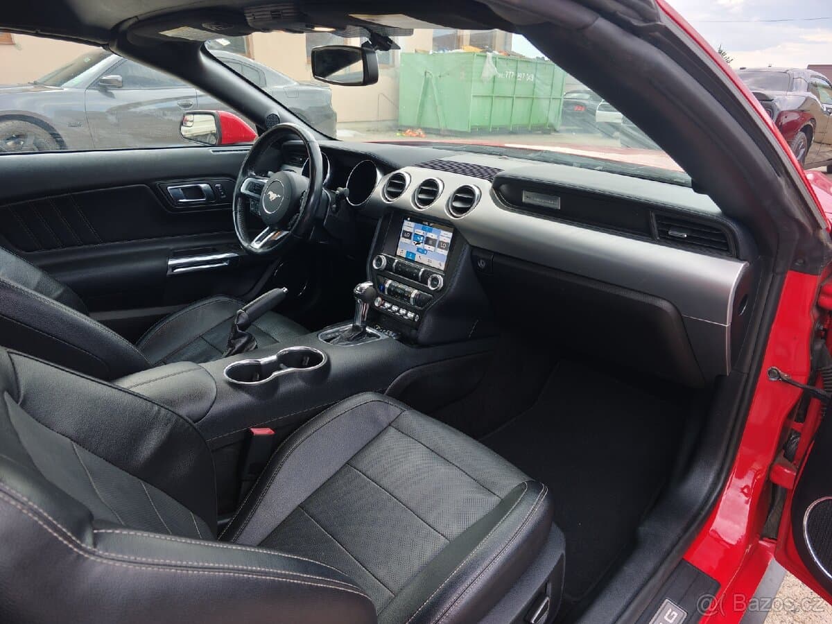 2019 Ford MUSTANG - 10
