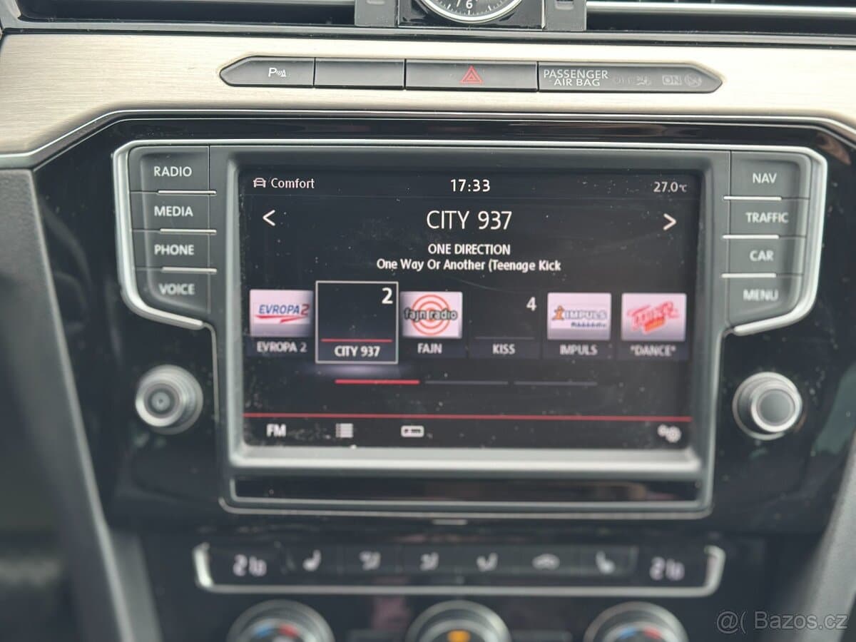 2015 Volkswagen PASSAT - 10
