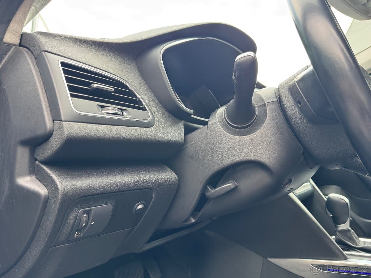 2019 Renault MEGANE - 10