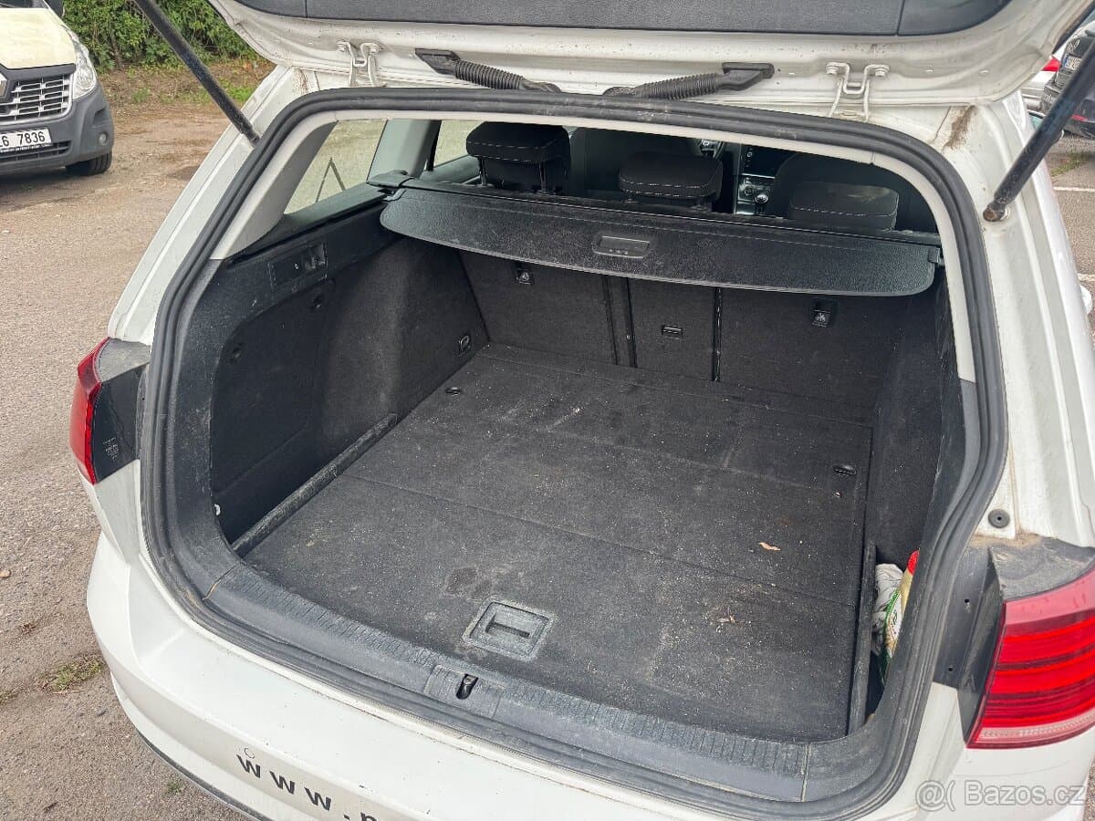 Volkswagen GOLF - 10