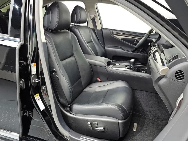 2015 Lexus LS - 10