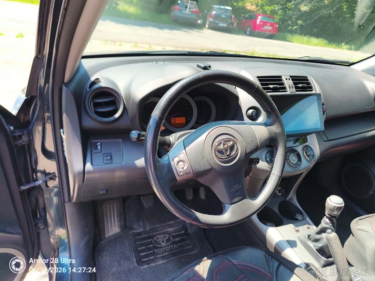 Toyota RAV4 - 10