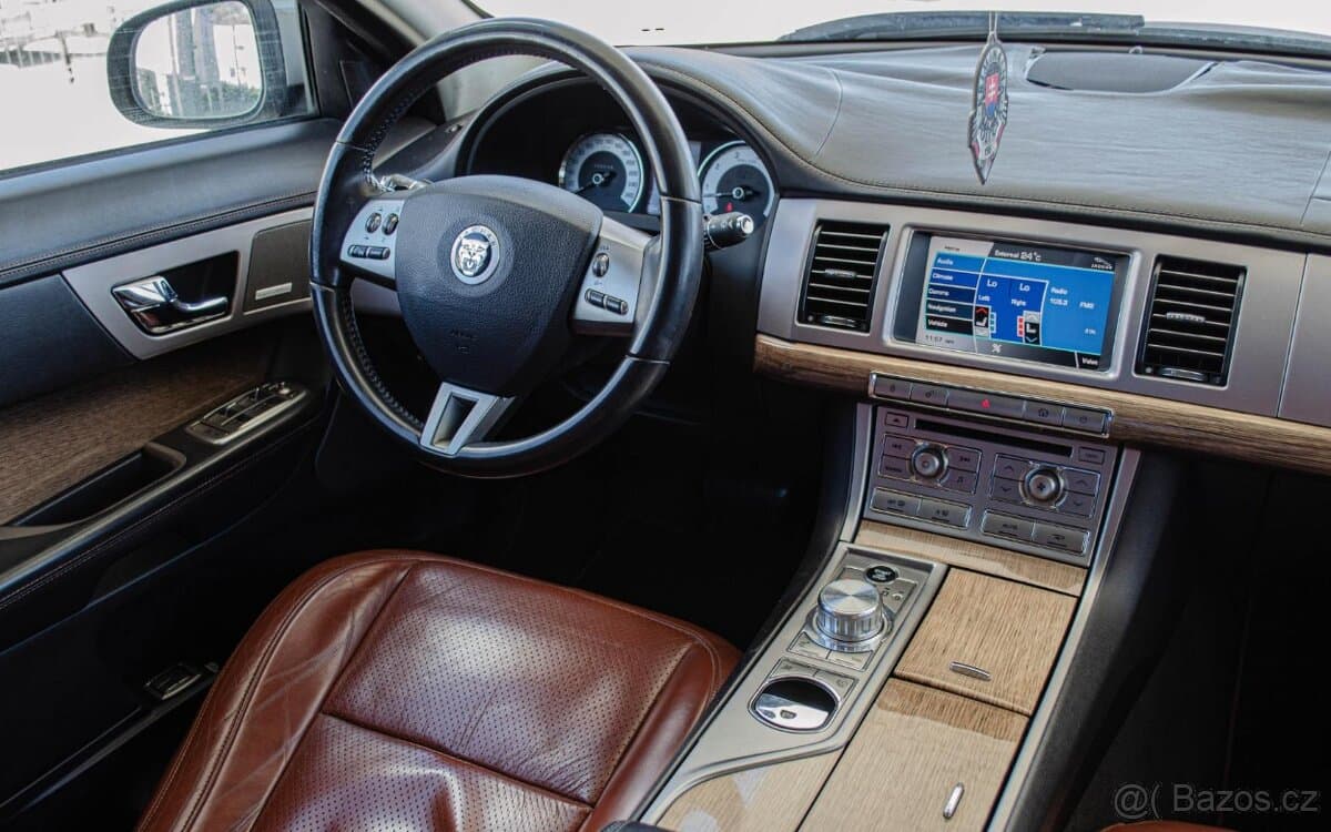 2008 Jaguar XF - 10