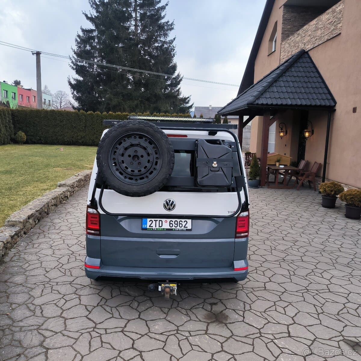 Volkswagen MULTIVAN - 10