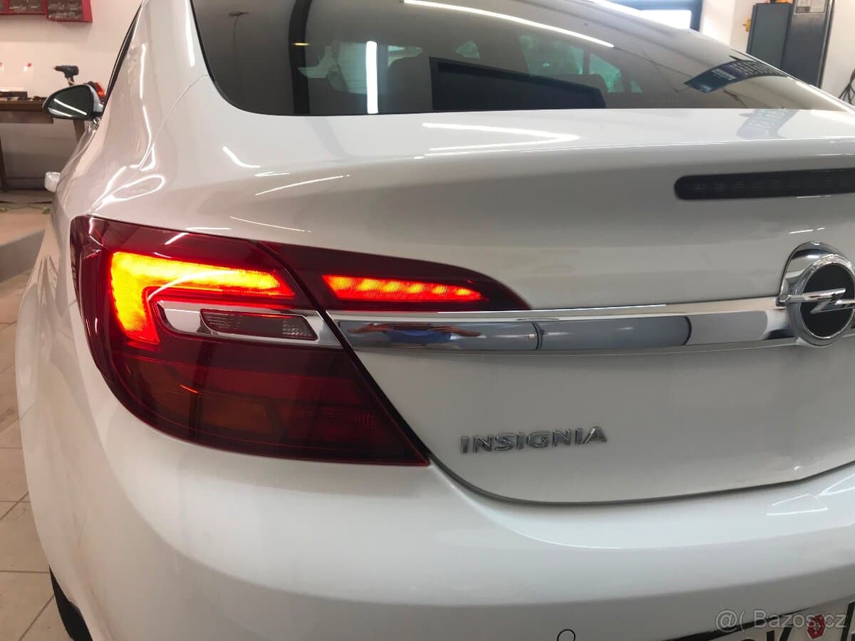 2016 Opel INSIGNIA - 10